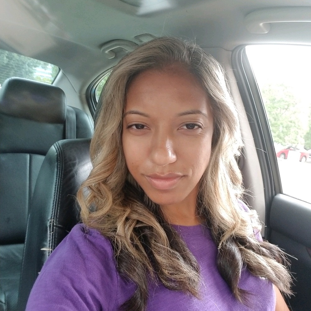 Meet your Posher, Dionne